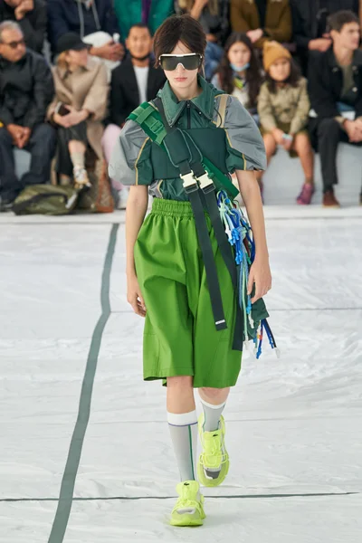 Look 48